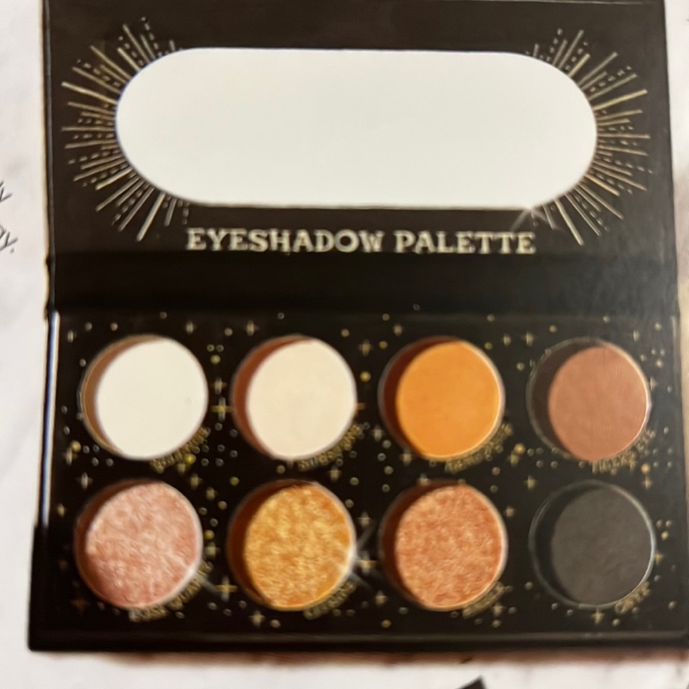 LA splash Magic palette eyeshadow